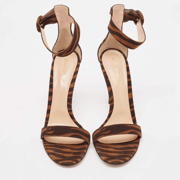 Gianvito Rossi
Gianvito Rossi Brown Zebra Print Suede
Portofino Sandals Size 38 - Picture 6 of 14
